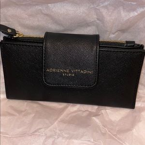 Black Adrienne Vittadini Wallet